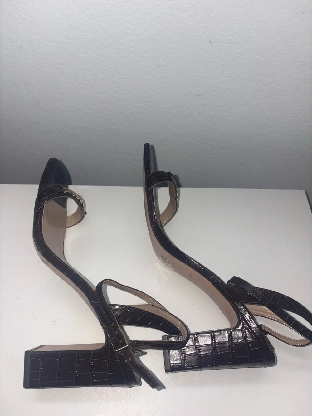 Ann Taylor Buckle Strap Brown Croc Embossed Leather Block Heel Strappy Sandal